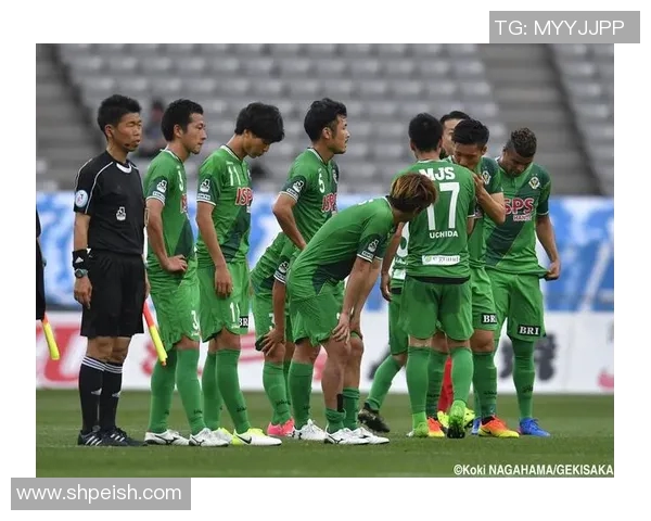 东京绿茵迎战长崎航海激情对决展现足球魅力与团队精神