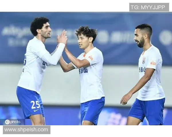 重庆足球队实力强劲荣登全国排行榜第七名展现出色竞技状态